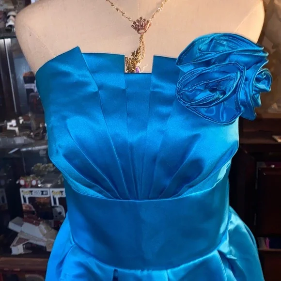 Blue never used dress size 10 with corset to adjust - Picture 2 of 13